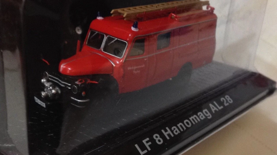 LF 8 HANOMAG AL 28 Red - Die Cast 1:72 - DeAgostini New in Blister Box - Image 3 of 3