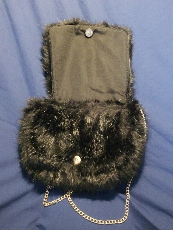 Cartera de piel sintética de oso negro bolso bandolera de hombro con cadena Forever 21 Foto 4 de 4