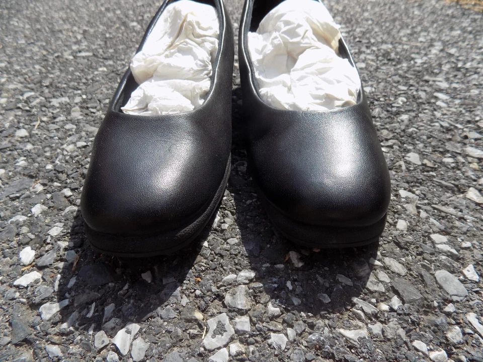 Soft Spots Shoes Sz 7.5 Leather Pumps Black Round Square Toe Ballet 1.5" wedge - Image 4 of 4