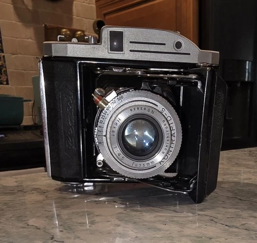 KONICA PEARL II Rangefinder Camera 6x4.5 Hexar 75mm JAPAN
