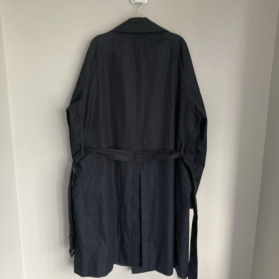 Trench coat masculino Uniqlo XL azul marinho peito duplo longo resistente à água - Imagem 4 de 4