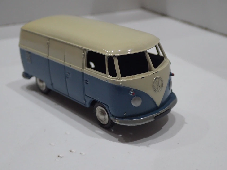 MARKLIN 5524/14Z VOLKSWAGEN T1 COMBI MINIBUS ORIGINALE CONDIZIONI OTTIME (7) - Immagine 2 di 4