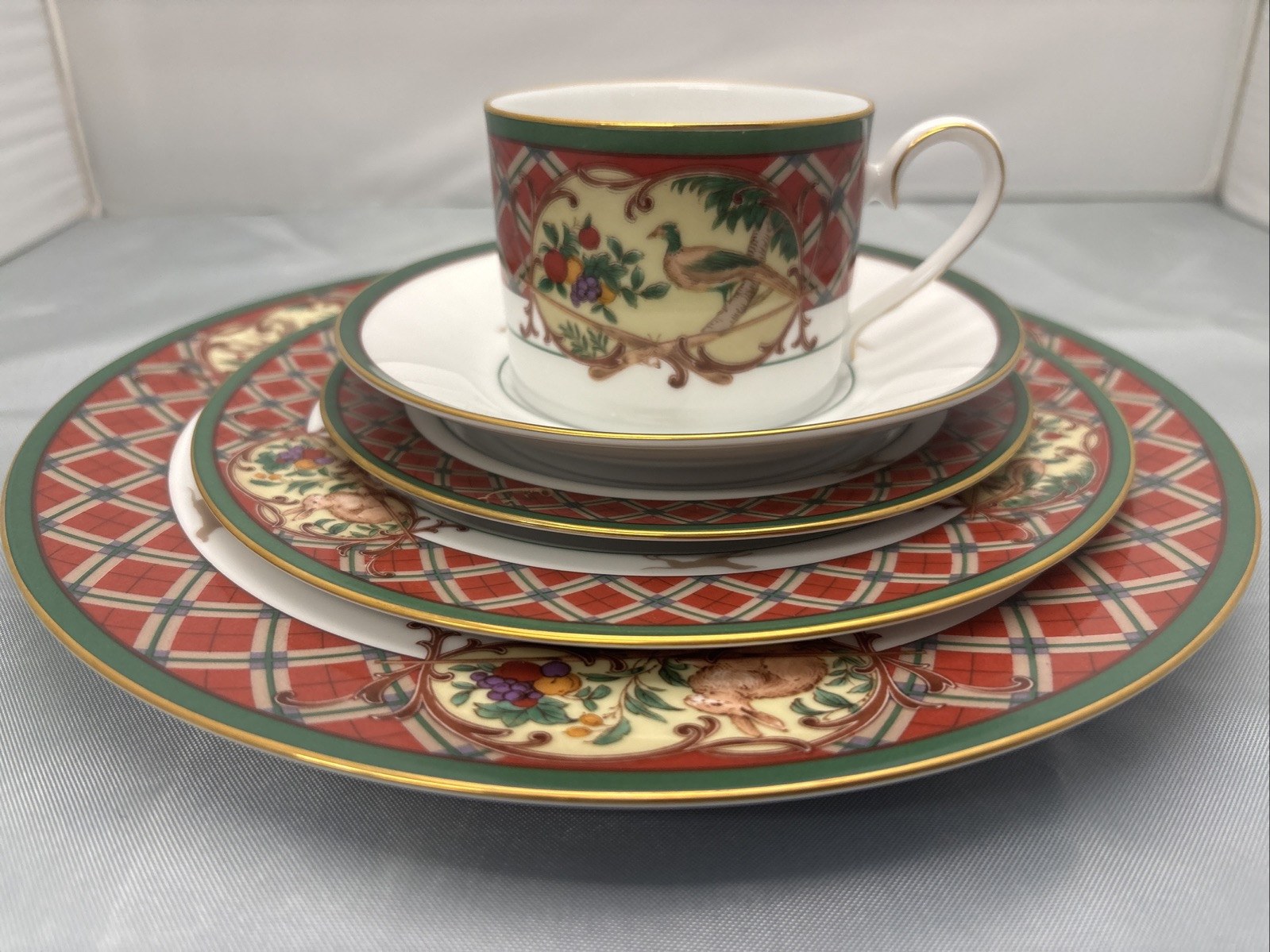 5 Pc. Place Setting Noritake Royal Hunt Green Band Plaid Border Fruit & Animals