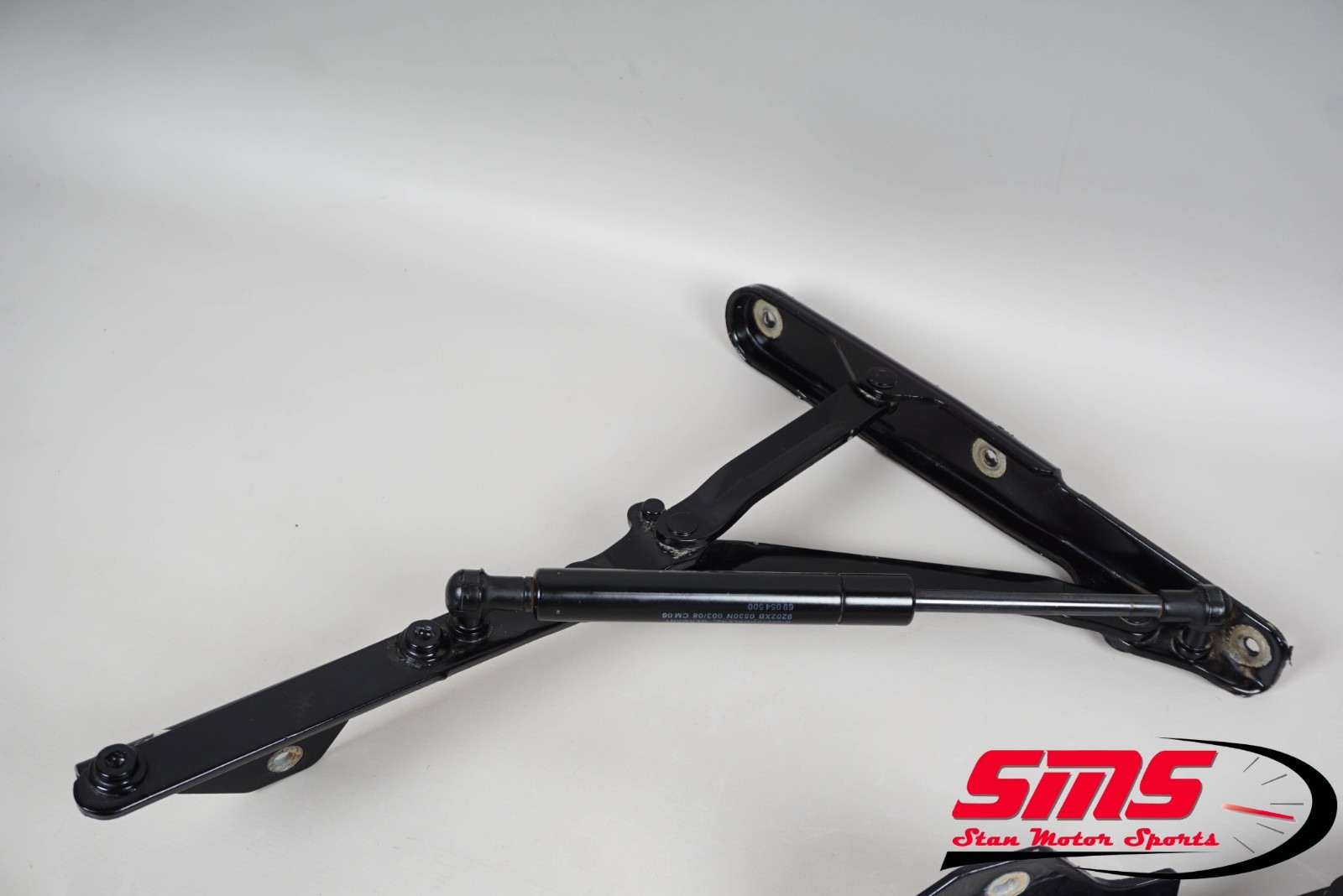 08-19 Maserati Granturismo M145 Rear Trunk Lid Hinge Strut Set Black 36K OEM