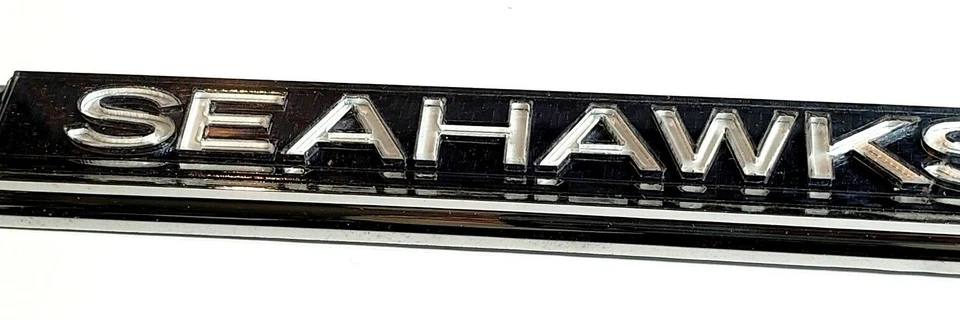 Marco de matrícula Seattle Seahawks cromo carbono gran aspecto audaz 12 hombres Foto 3 de 4