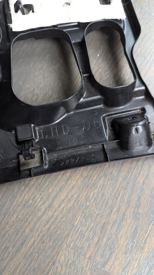 Toyota Prius V 2012-2015 conductor debajo del tablero embellecedor cubierta bisel OEM 55606-47040 Foto 4 de 4