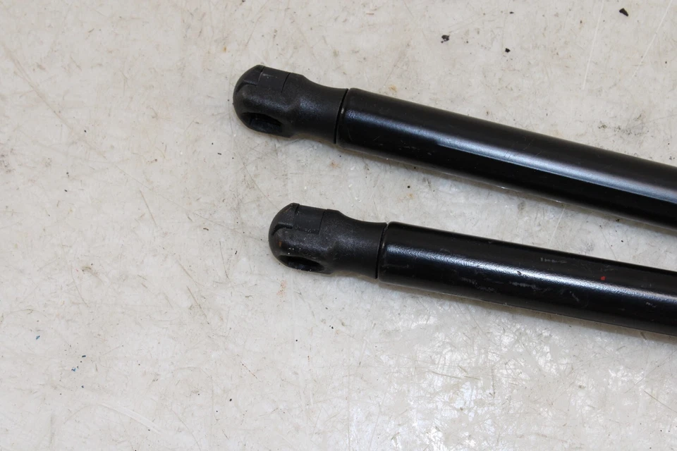 Nissan 370z Nismo 2015-2020 puerta levadiza soporte elevador juego de amortiguadores OEM GG24 Foto 3 de 4