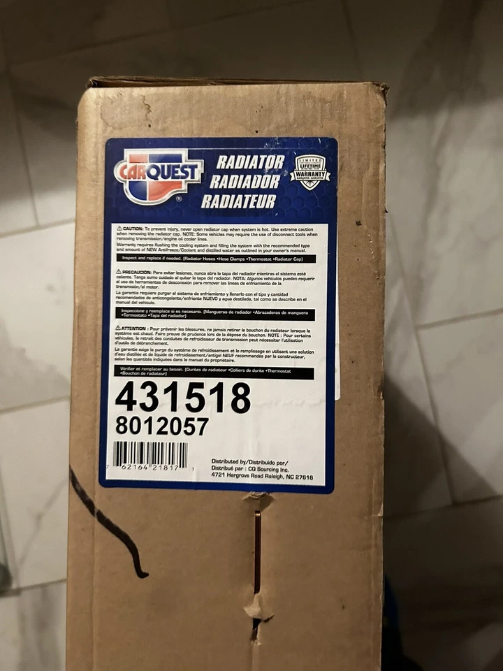 Radiador Carquest Premium con enfriador de aceite de transmisión Kia - Sportage (1995-2002) Foto 3 de 4