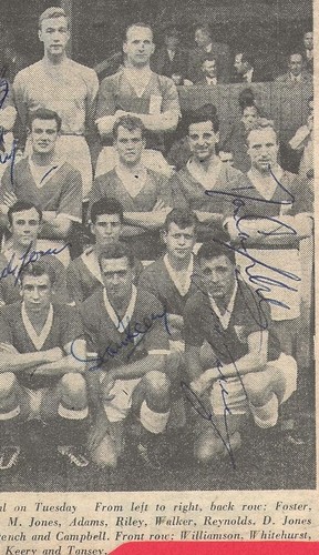 CREWE ALEXANDRA FC 1960-1961 SEASON ORIG AUTOGRAPHED TEAM GROUP 15 X SIGNATURES - Picture 4 of 4