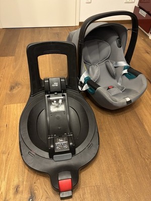 Babyschale Baby-Safe iSense Set. 0+ Monaten. BRITAX RÖMER! Gutem Zustand