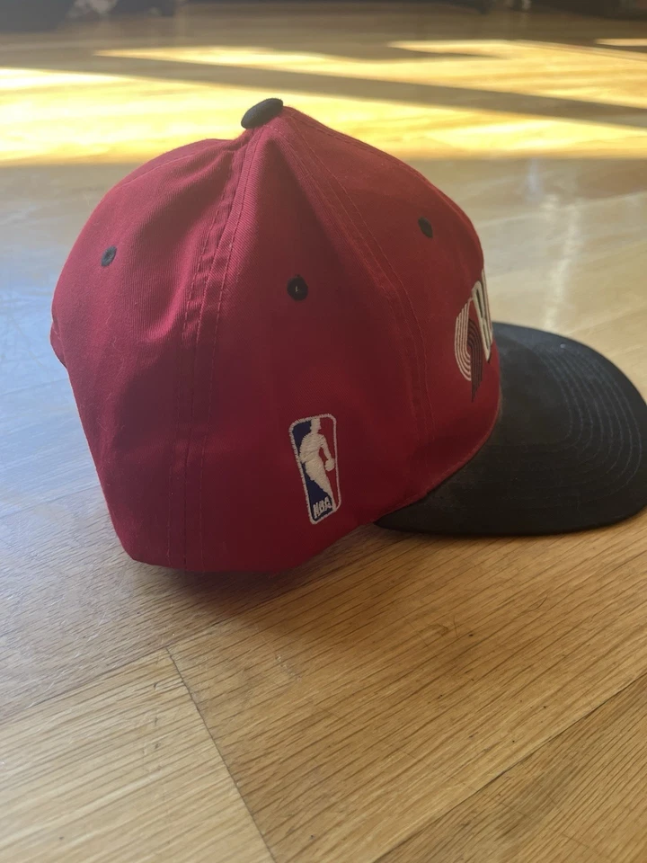 Chapéu Snapback Vintage Portland Trail Blazers Especialidades Esportivas Sombra 1996 Draft - Imagem 2 de 3