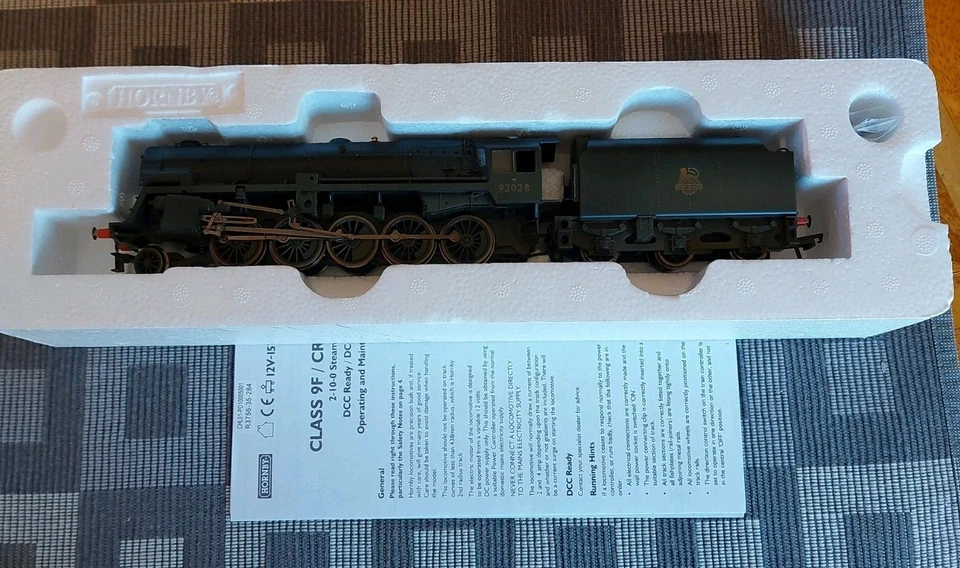 Hornby R3756 Early BR Class 9F Crosti Boiler '92028' BR Black Livery. Brand New. - Image 2 of 3