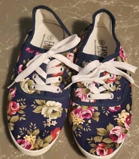 Womens Easy USA Floral Print Tennis Shoes Size 6