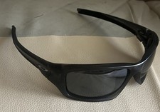 Oakley Valve OO9236-06 Grey Smoke Black Iridium Polarized Lens 60/16 Sunglasses