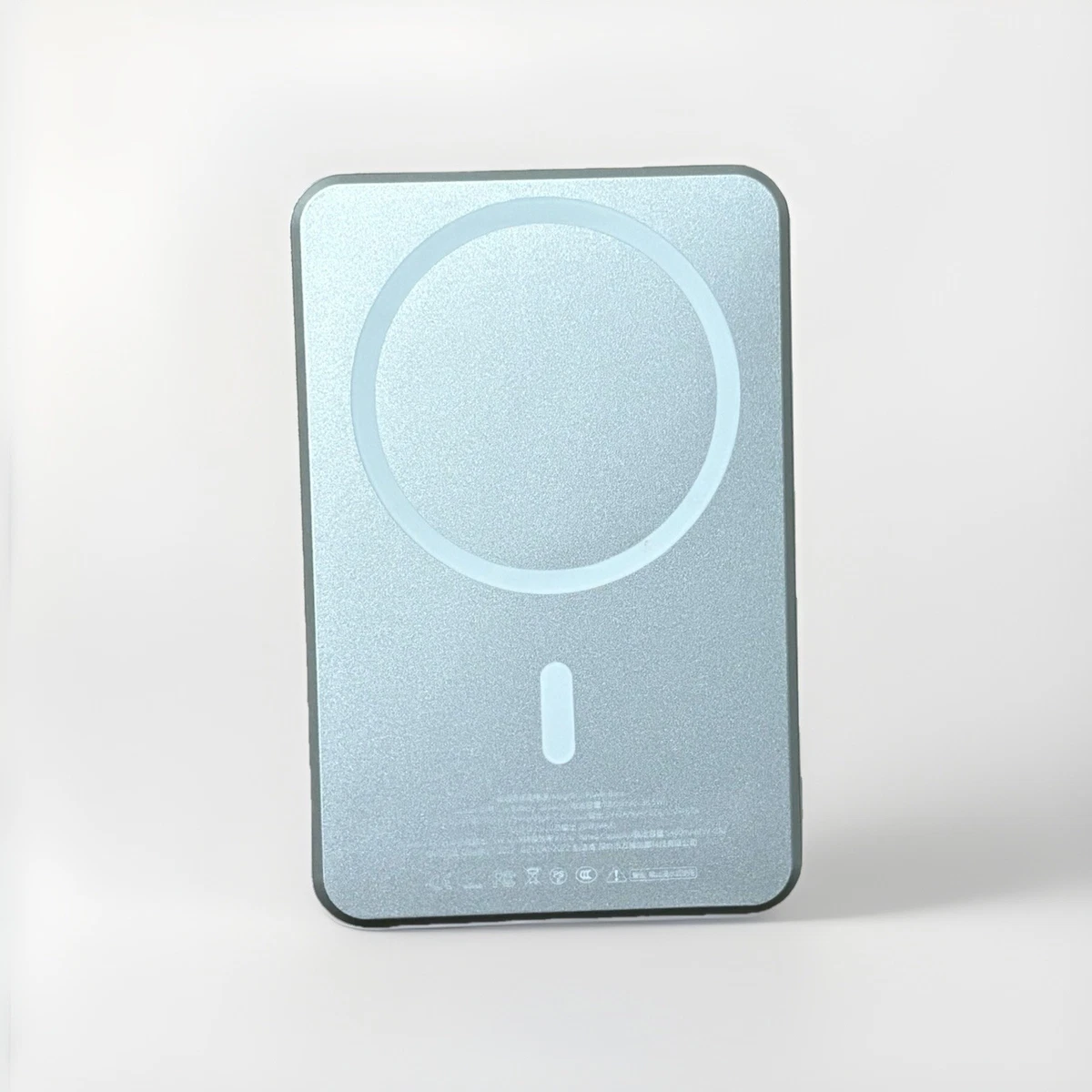 Magnetic Wireless Power Bank photo 3