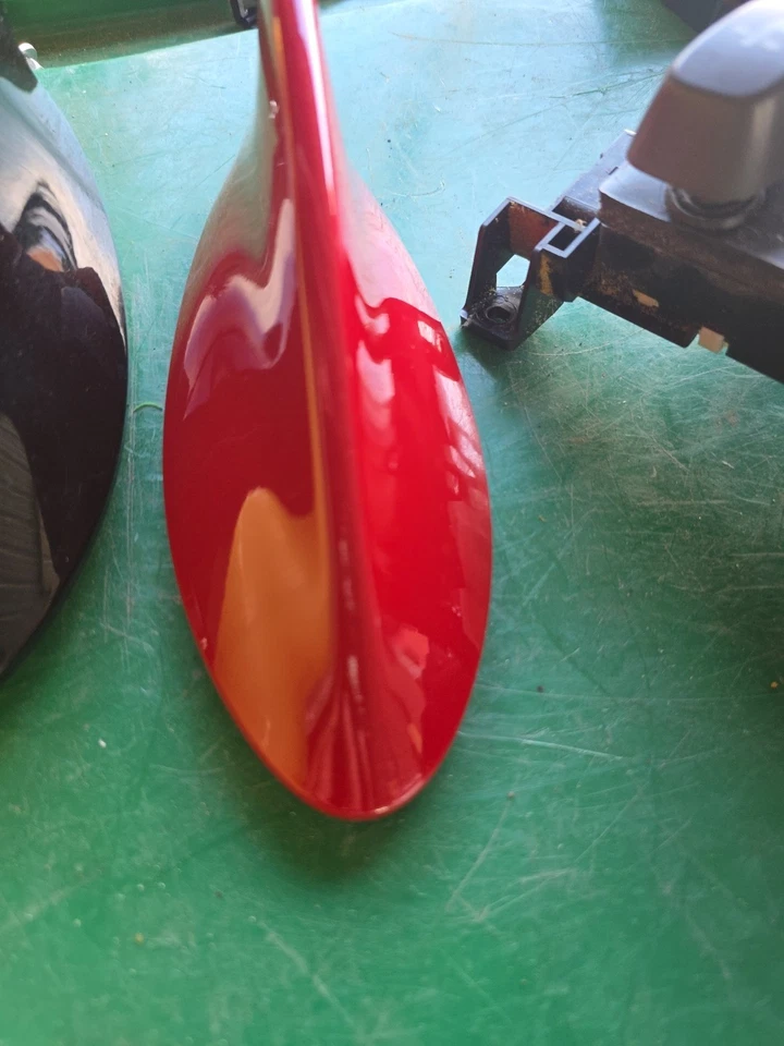 ANTENA ROOF SHARK LEXUS IS200/250/ IS350 (2014-2020) FABRICANTE DE EQUIPAMENTO ORIGINAL - Imagem 4 de 4