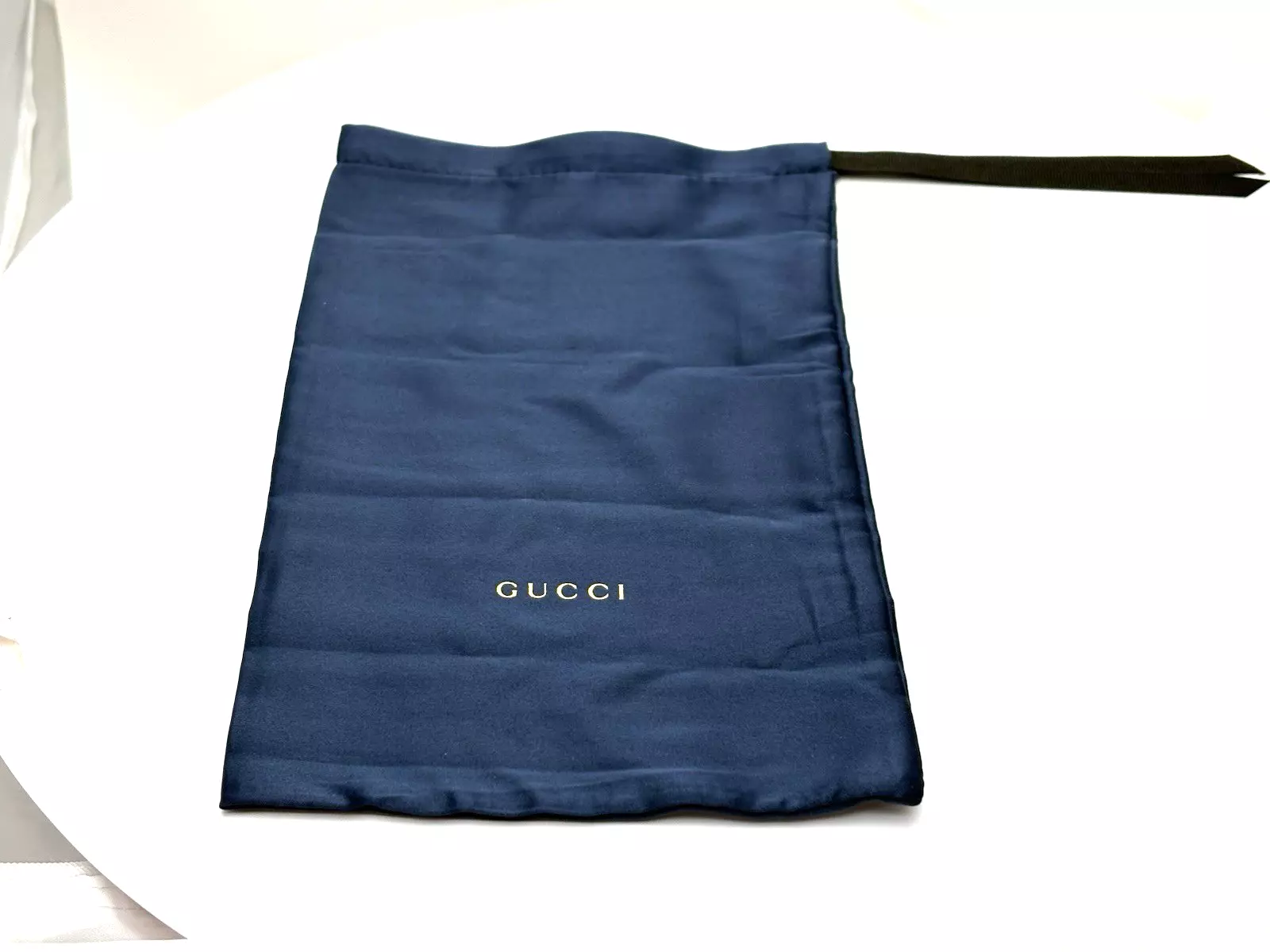 Gucci étui souple cordon de serrage lunettes de soleil bleu marine satin