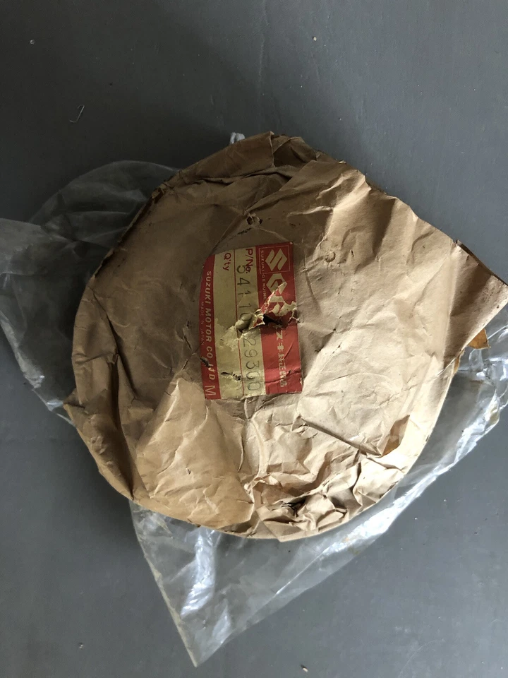 Buje de rueda delantera Suzuki TS185 TS125 TS100 DR125 1977 1978 1979 54110-29300 N.O.S Foto 2 de 4