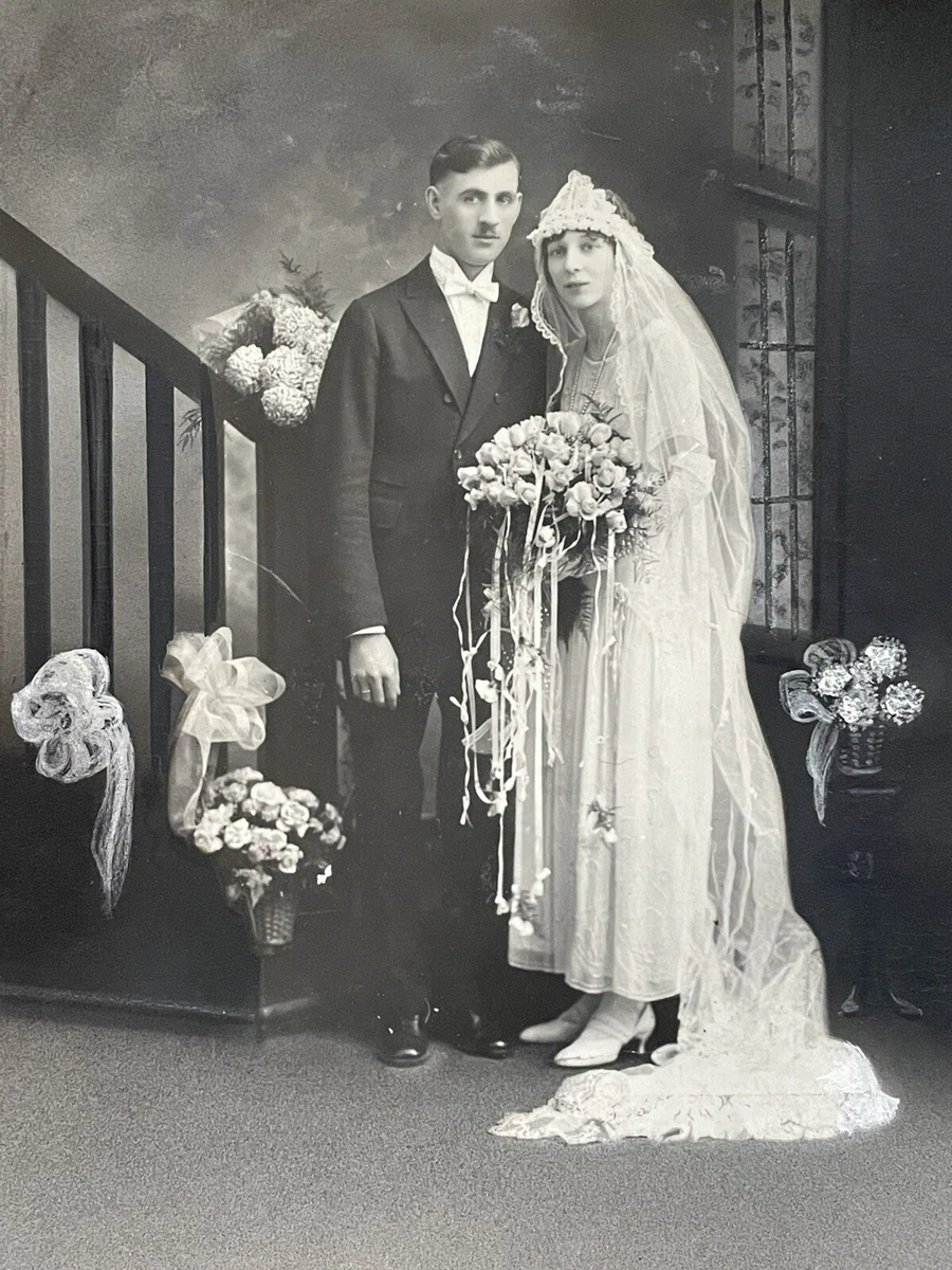 antique edwardian 1910s wedding photo bride and groom wedding dress veil  flowers