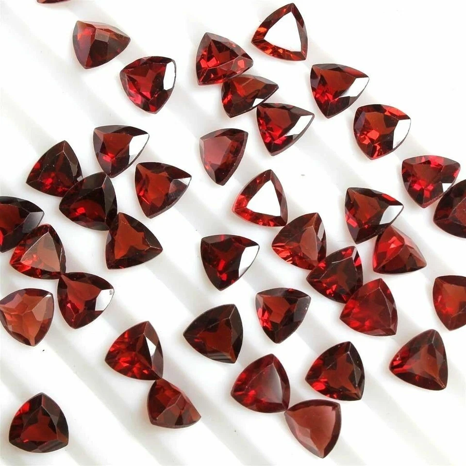 Wholesale Lot 6mm Trillion Cut Natural Mozambique Garnet Loose Calibrated Gems - Image 4 of 4