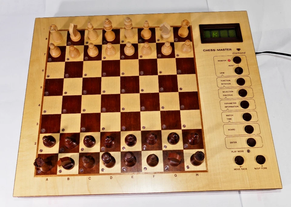 RFT Schachcomputer Chess Master diamond DDR  mit Netzteil Anleitung und Karton - Bild 3 von 4