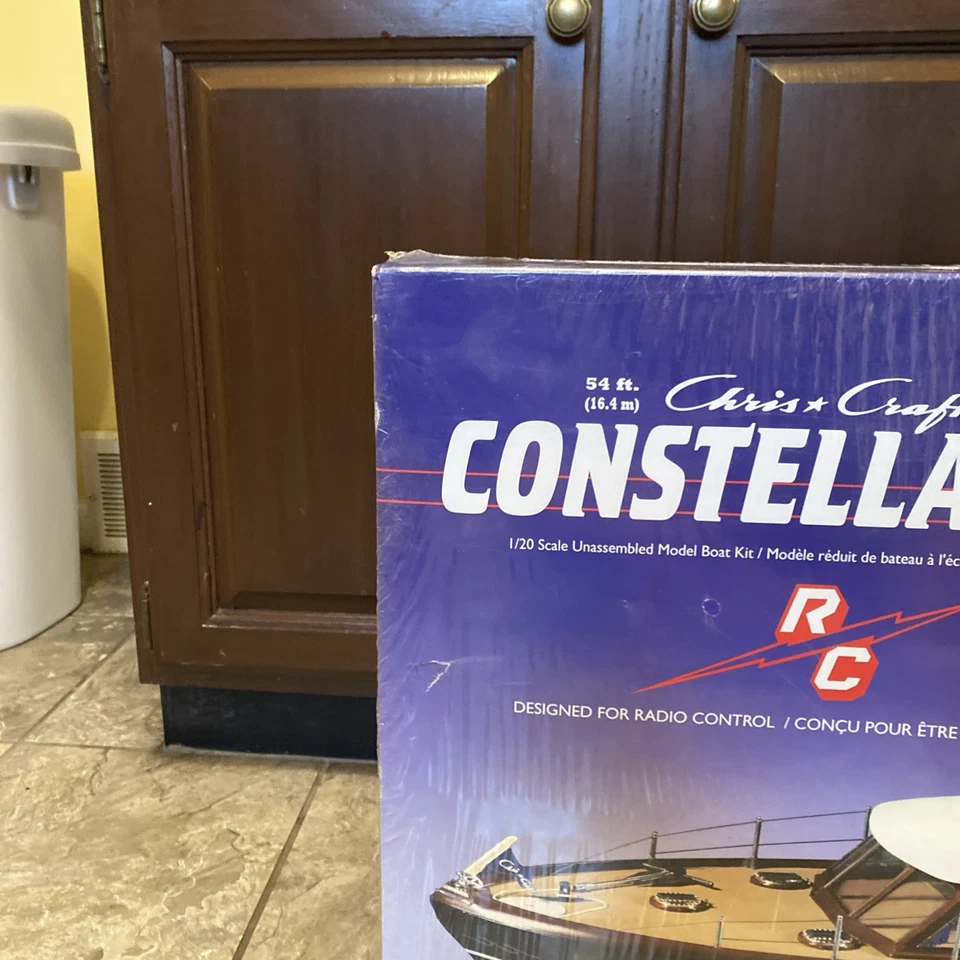 LINDBERG 54' Chris Craft Constellation 1/20 Unassembled RC Model Boat Kit New!! - Image 2 of 4