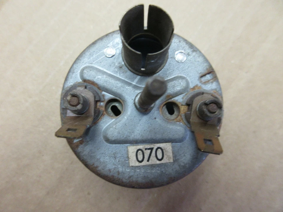 Vintage MG MGB Smiths Round Fuel Gauge L10 - Image 4 of 4