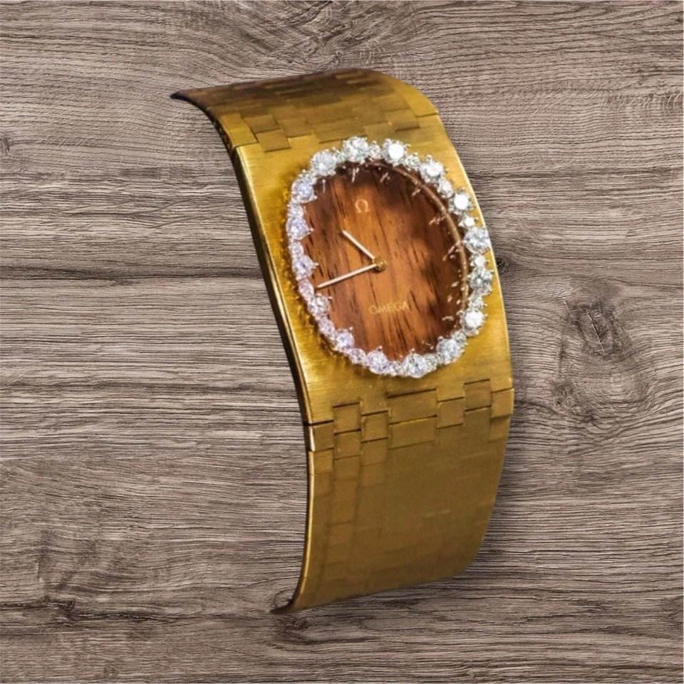 Omega Vintage 1970’s Rare Wide 18kt Yellow Gold Diamond Bezel Teak Wood Dial. - Image 2 of 4