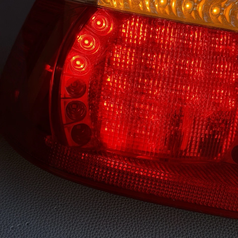 2004-2006 宝马 Coupe E46 M3 325Ci 尾灯右驱动侧原始设备制造商 LED — 第 3/4 张图片