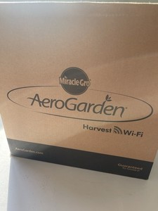 Miracle-Gro Smart Countertop AeroGarden Harvest LED 100661-BLK Used Once