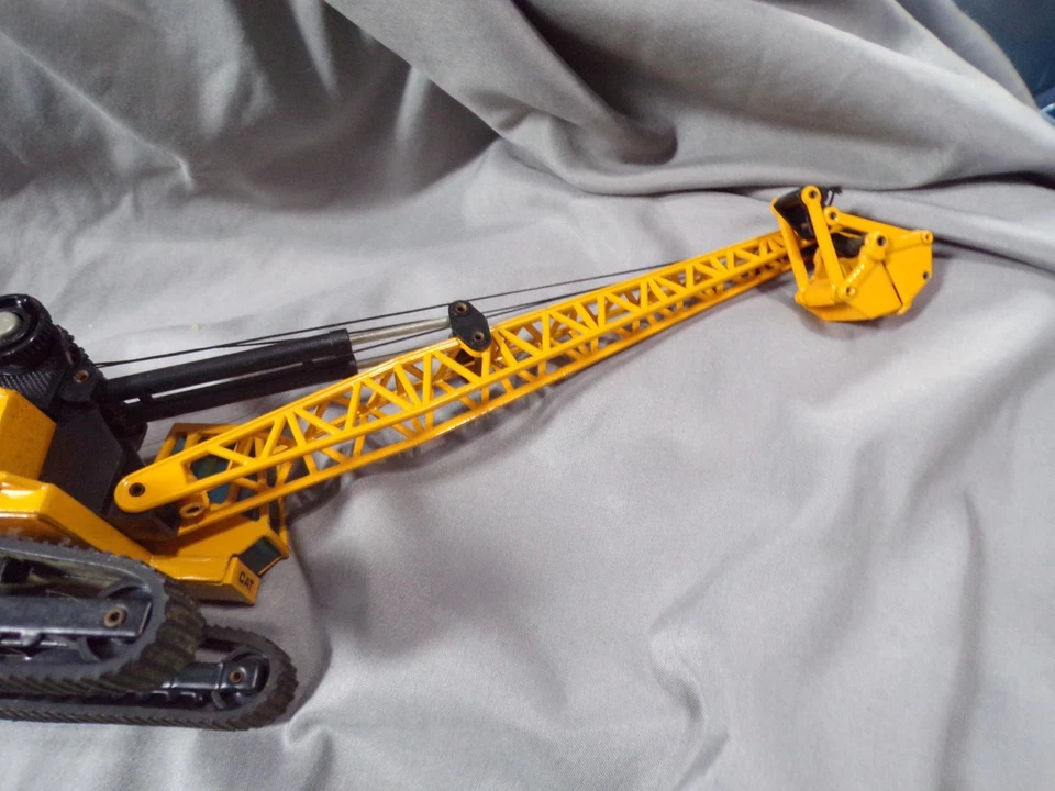 Joal Caterpillar DieCast Compact Digging Crane Ref #225 Made in Spain 1/50 scale - Image 2 of 4
