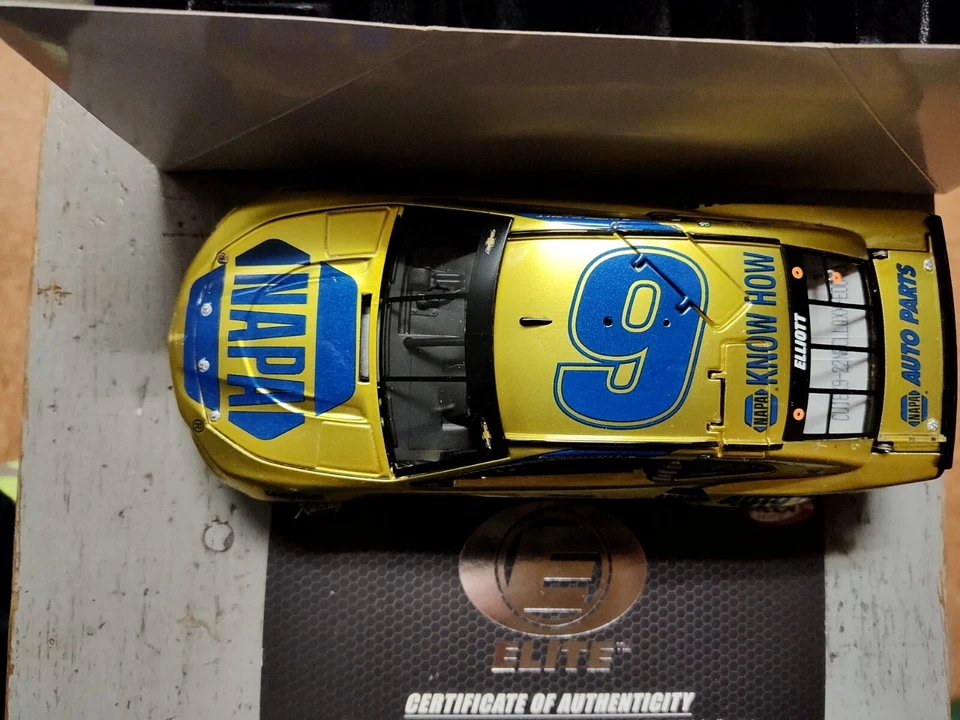 RARO 2018 Chase Elliott #9 NAPA Darlington color líquido RC Elite 1:24 Din 40 de 60 Foto 3 de 4