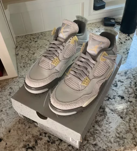 Size 9 - Jordan 4 Retro SE Low Craft (brand new)