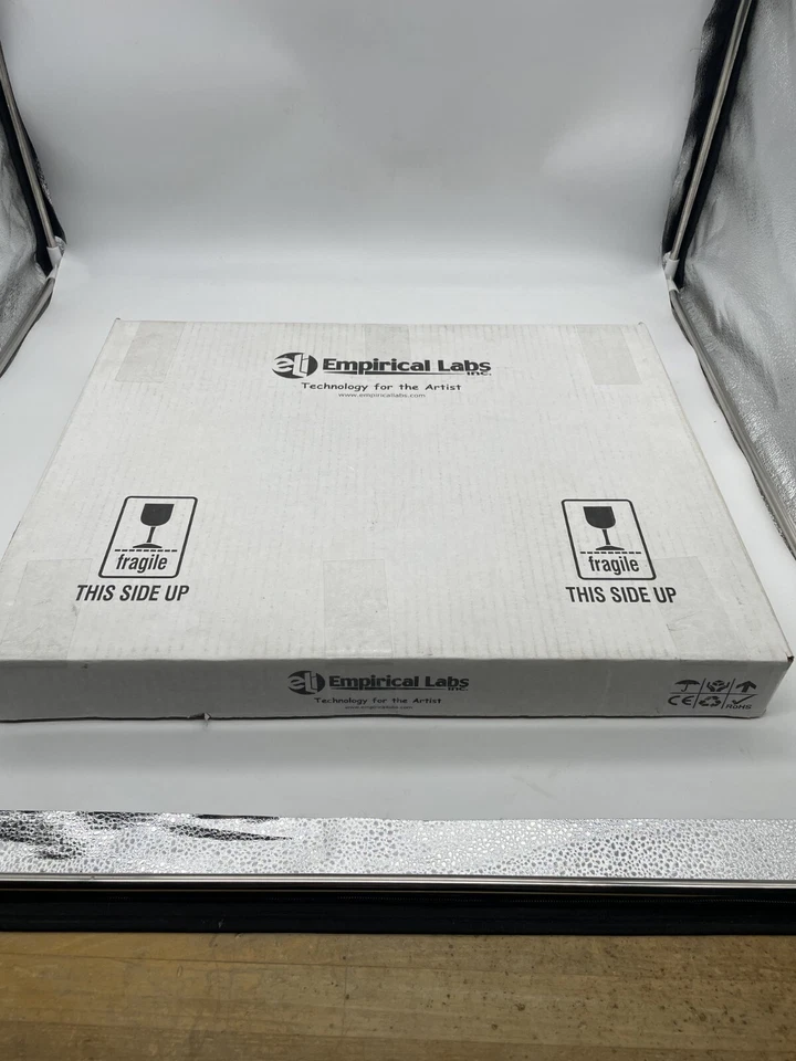 Preamplificador y compresor de micrófono Empirical Labs EL-9 Mike-E Foto 2 de 3