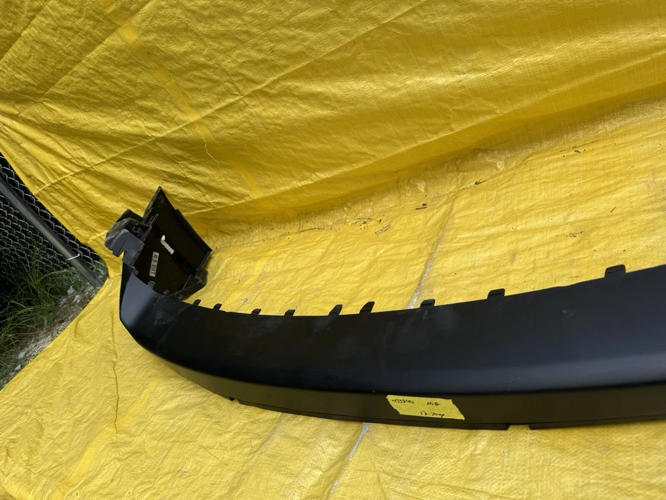 Cubierta de parachoques delantero deportiva OEM 2011-2017 Jeep Patriot Latitude/Latitude X/Limited/ Foto 4 de 4