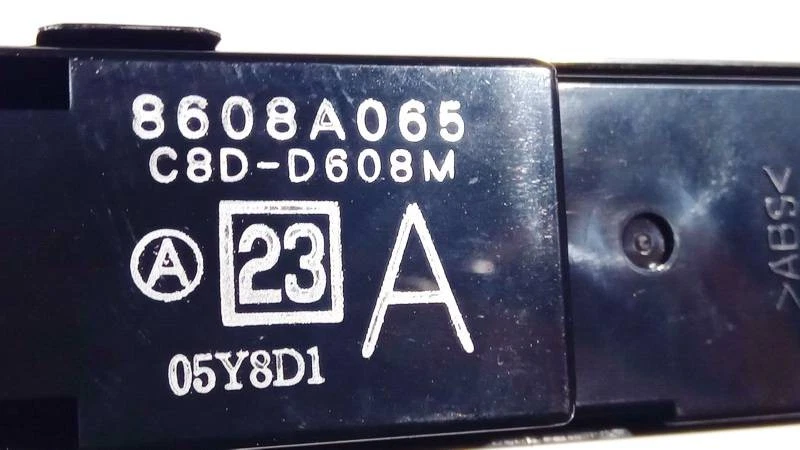 8608a065 Fensterheber schalter c8d-d608m  05y8d1 Mitsubishi Lance DE2413827-54 - Imagem 3 de 4