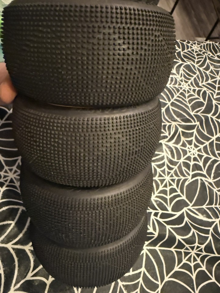 AKA 1/8 DIAMANTÉ soft long wear 4.0 Off-Road Truggy Tires (full set ...