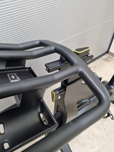 Bici da ciclismo professionale TECHNOGYM Group Cycle 2023 indoor freno magnetico silenzioso - Foto 4 di 7