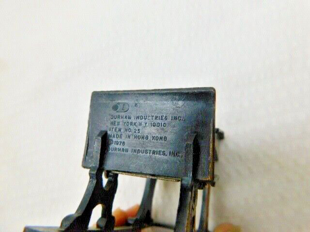 Vintage Durham Industries 1976 Diecast Dollhouse Furniture School Desk No.25