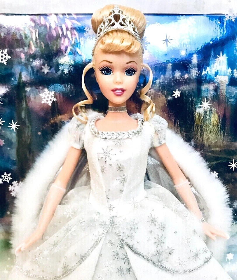 美泰华特迪士尼假日公主灰姑娘 2004 特别版 12 娃娃  — 第 2/4 张图片