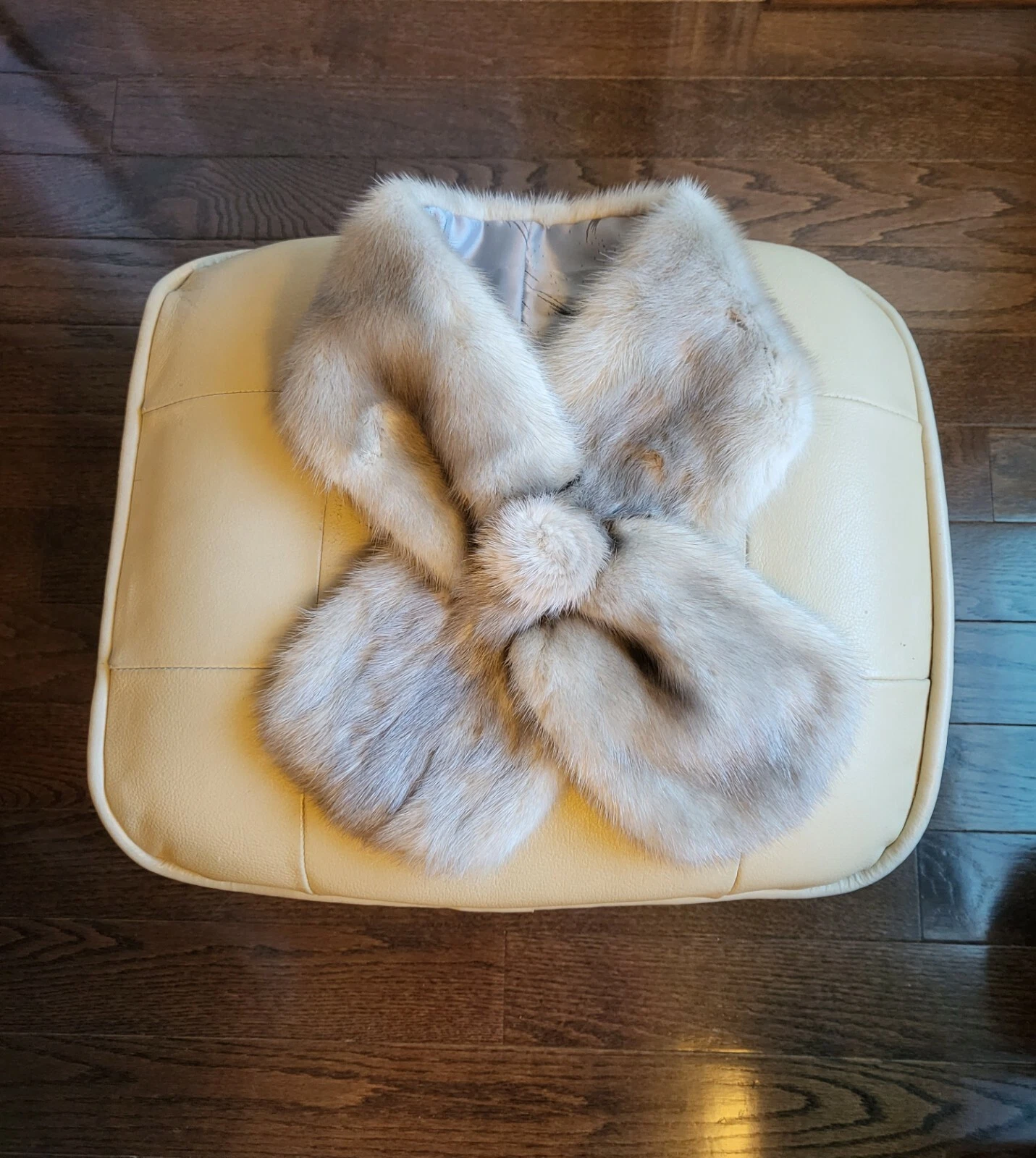 36" Women's Real Mink Fur Winter Neck Warmer
Opens in a new window or tab