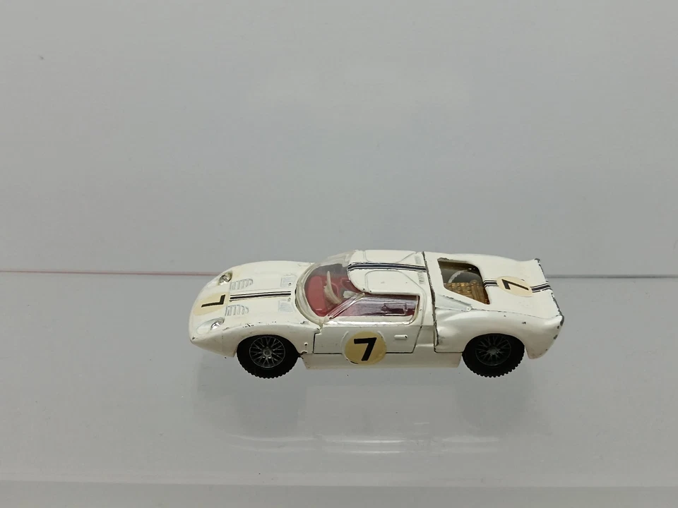 Dinky Toys GB Ford GT #7 - Photo 2/4