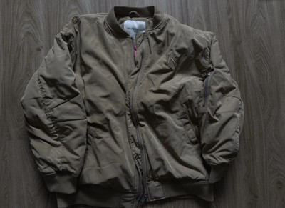 Herren Bomberjacke Beige / Schulterbreite 56 / Länge 68