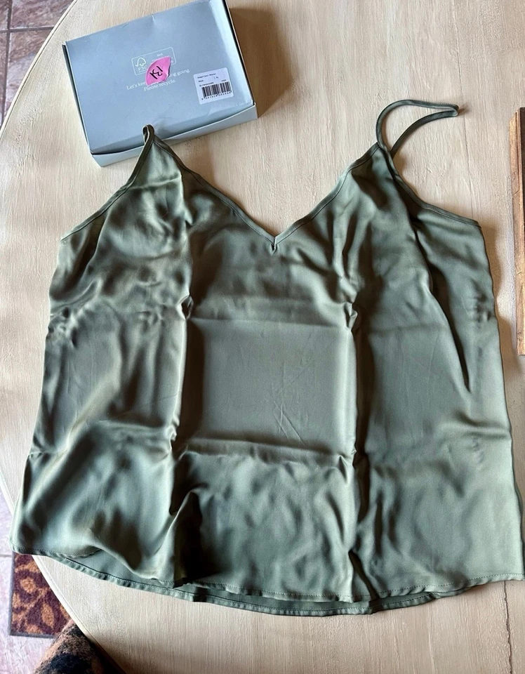 Ettitude Musgo de Bambú Talla XL Cuello en V Correa Ajustable Satén Camisola para Dormir Foto 2 de 3