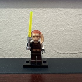 LEGO Star Wars Saesee Tiin Minifigure From 7931 and Admiral Ackbar From 75003