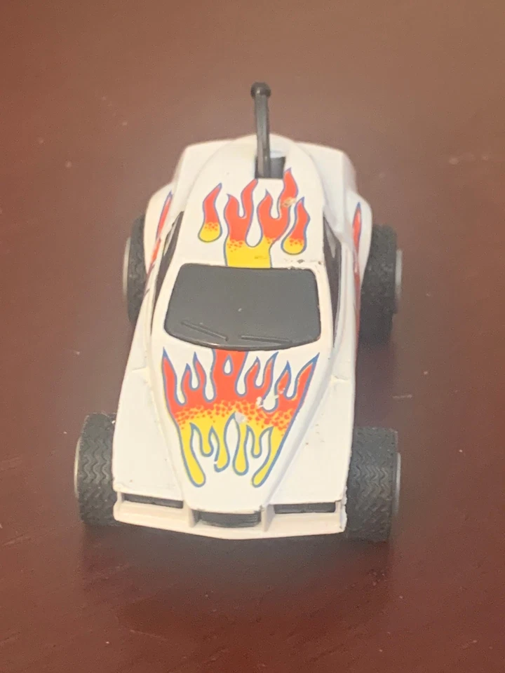 VINTAGE 1978 HOT WHEELS 1:64 SHIFT KICKERS CAR - WHITE WITH FLAMES - Image 3 of 4
