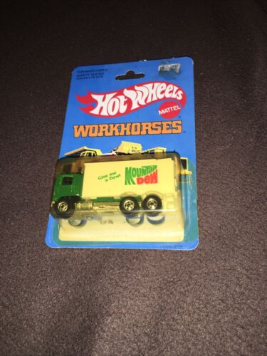 Hot Wheels Hiway Hauler Mountain Dew green/white