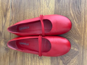 red carvela