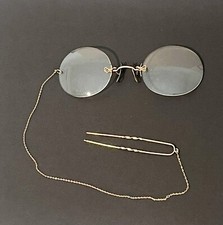 ANTIQUE VICTORIAN GOLD TONED FRAMELESS SPECTACLES W/ HAIRPIN  CHAIN