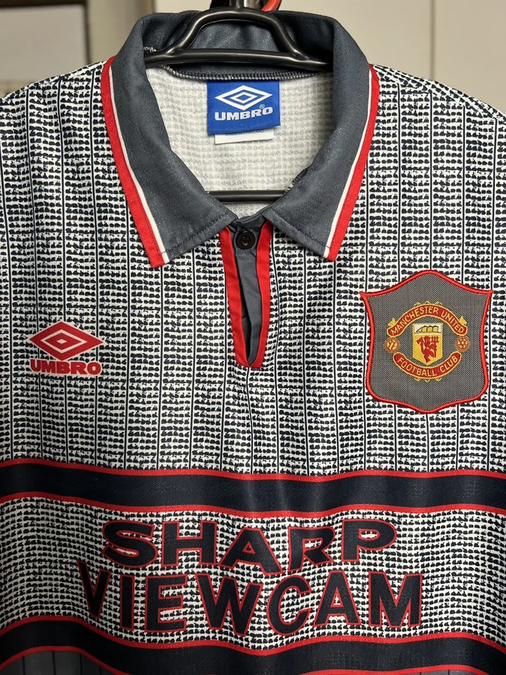 Manchester United T ShirtVintage Jersey MU Black 96 RetroFootball - Image 3 of 3